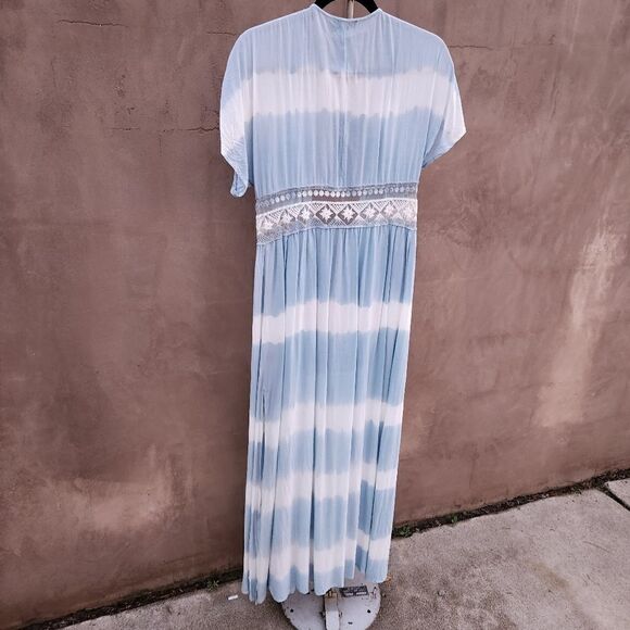 Aakaa blue amd white floor length toe dye duster - Picture 4 of 9